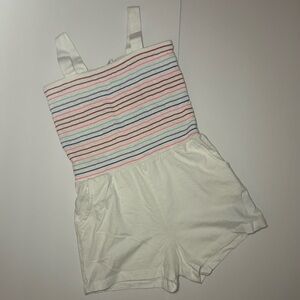 Gap size 5T romper in VGUC, only worn a couple times!